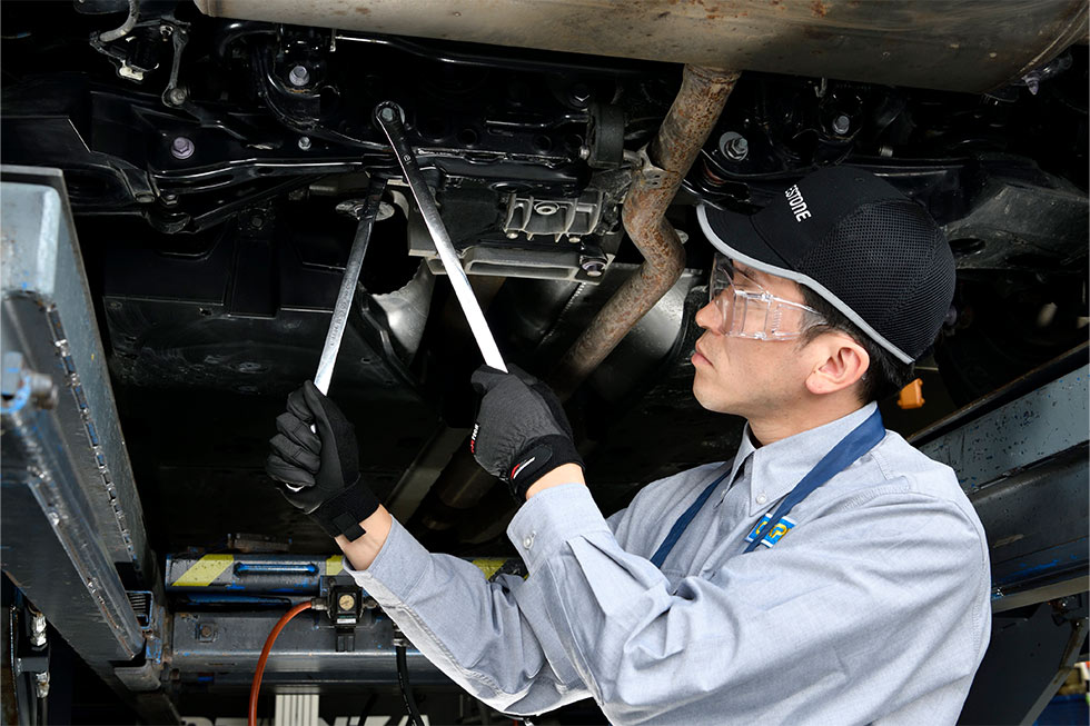 コクピット・タイヤ館で測定・調整できます。ぜひご来店ください。