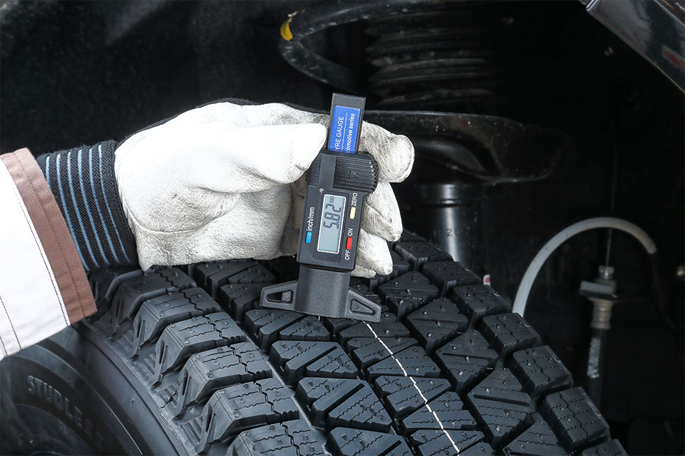 空気圧、偏摩耗、外傷、残溝、硬度・・・ 大丈夫ですか?