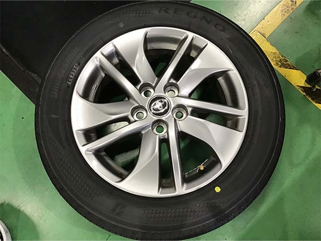 タイヤ交換時にハブ防錆を施工