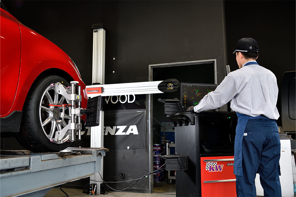 アライメント作業の時間、料金はどれくらいかかるの？