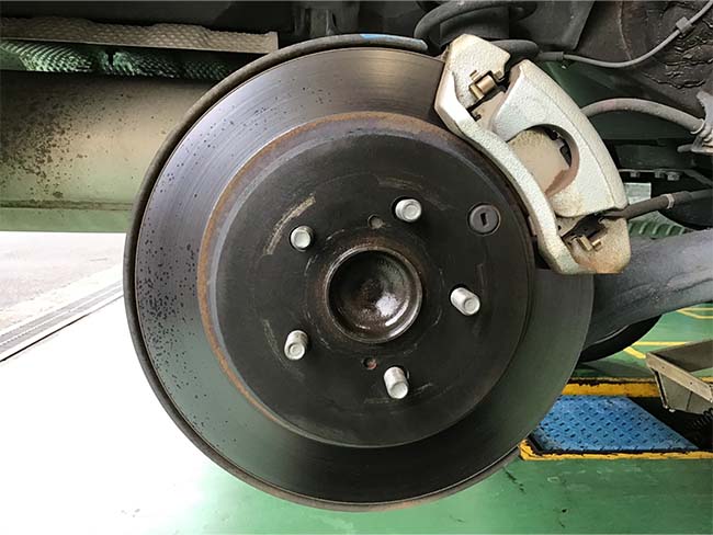 タイヤ交換時にハブ防錆を施工