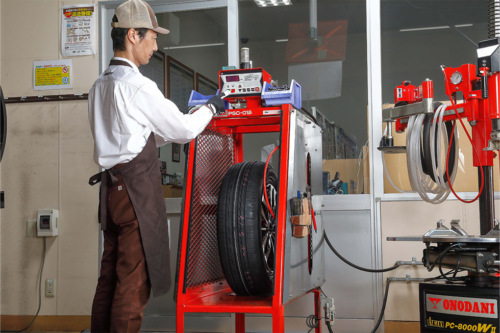 窒素ガスを充填すれば、タイヤの空気圧管理がラクラク!になりますよ